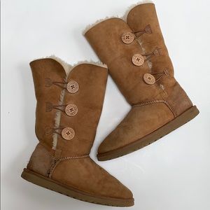 Tall chestnut UGGs with buttons Size (7.5)